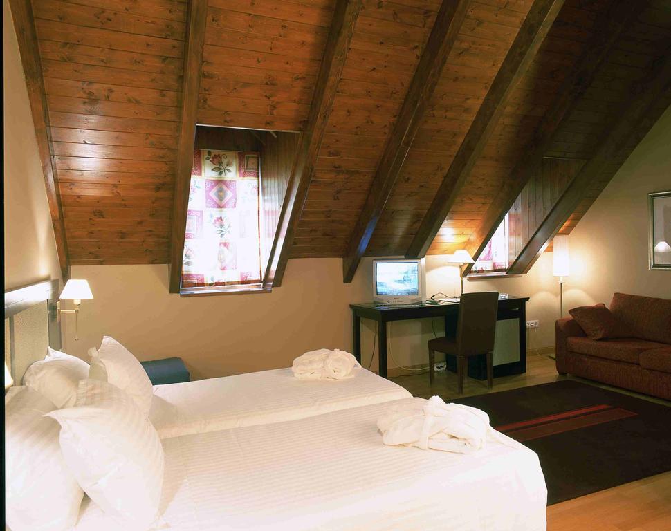 Hotel Spa Acevi Val D'Aran Vielha Room photo