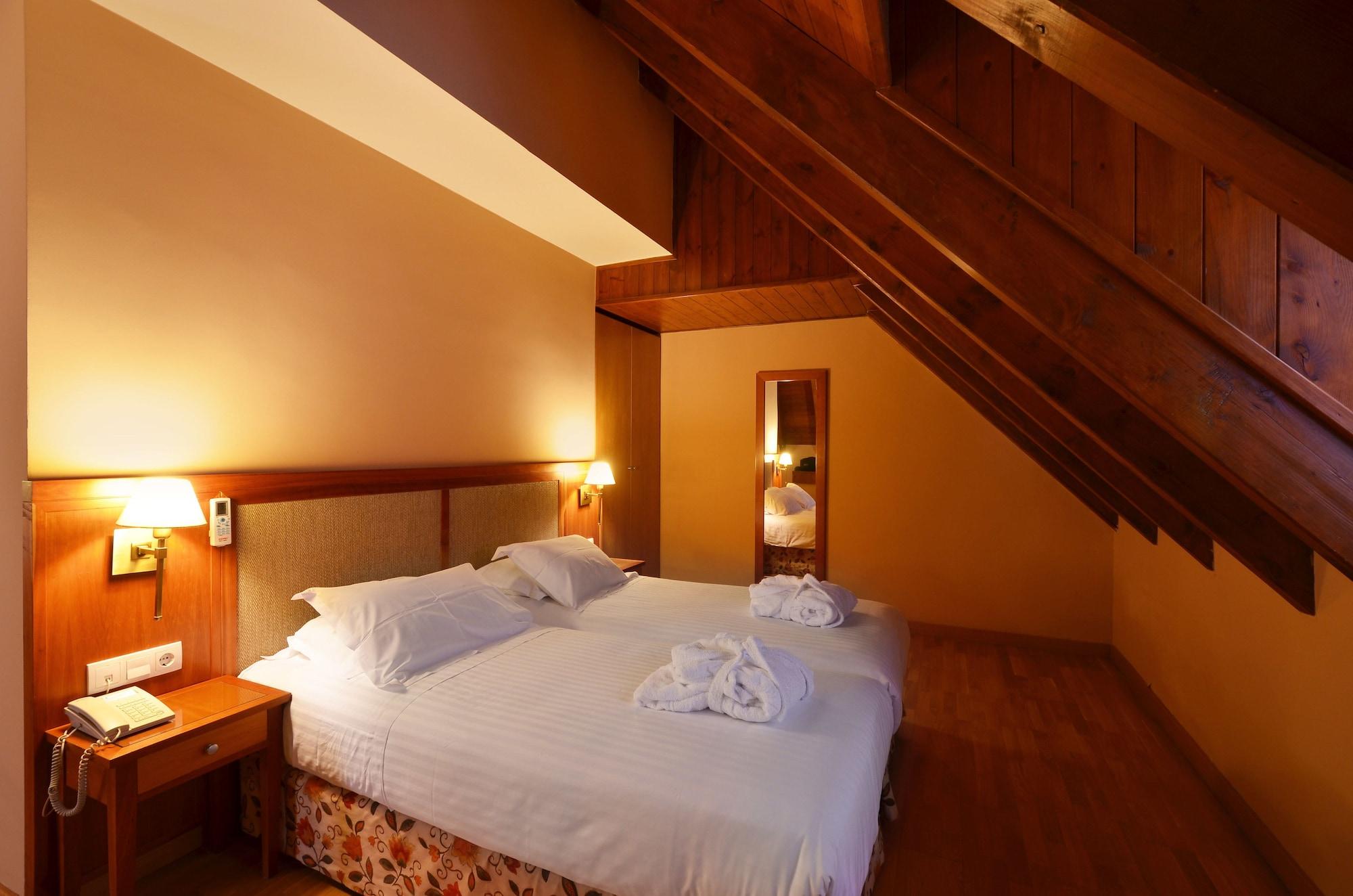 Hotel Spa Acevi Val D'Aran Vielha Exterior photo