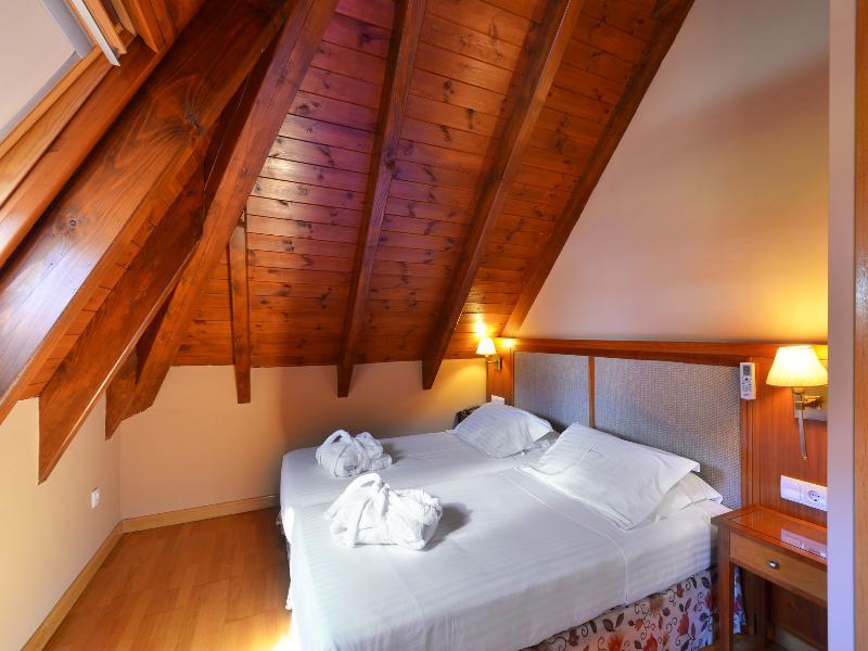 Hotel Spa Acevi Val D'Aran Vielha Exterior photo